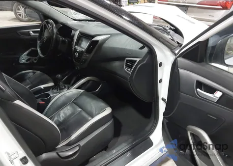 2013 Hyundai Veloster Turbo W/Black z USA, uszkodzony, nr VIN KMHTC6AE3DU130429